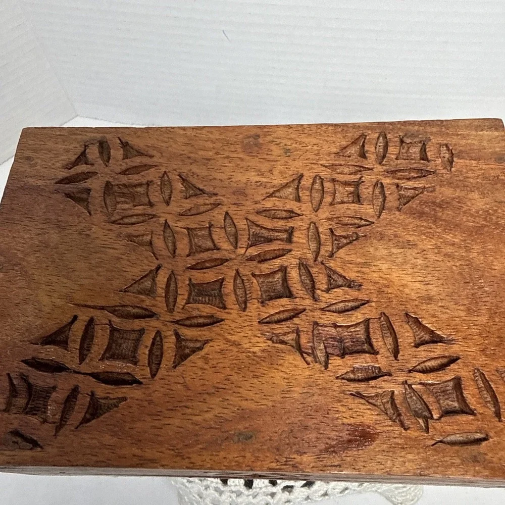 Vintage Wood Box Hand Carved Hinged . 6X2.5